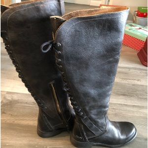 Bed I Stu Manchester Boot Only worn 2x. Dark grey. Excellent condition.